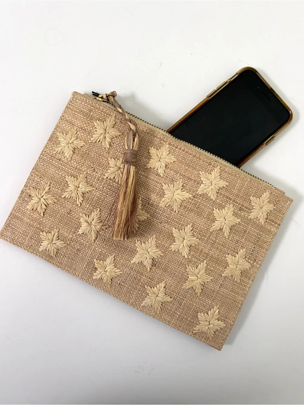 KAYU Star Beige Woven Straw Clutch NWT Natural Zip-Closure Tassel
